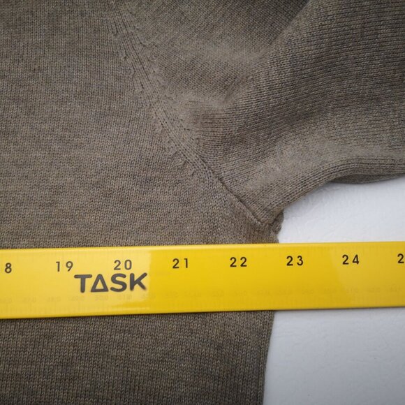 Calvin Klein Men's Size Large Brown Lightweight Straight Fit Sweater - Picture 6 of 8